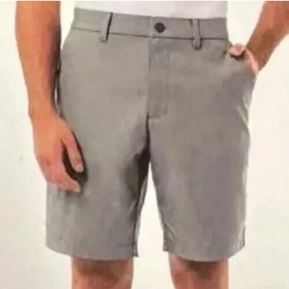 32 Degree COOL stretch Performance Men's Storm Sky Size 44 Shorts NWT